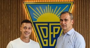 Alex Soares assina pelo Estoril Praia por uma época