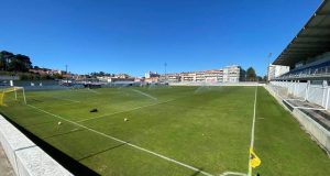 Pêro Pinheiro vai jogar época no Estádio do Sintrense