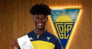 Estoril-Praia encaixa 1,1 milhões com transferência Benchimol para Rússia