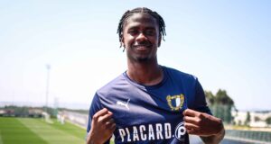 Extremo Diogo Cabral troca Sporting por Famalicão