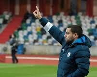 Santa Clara ganha no Estoril com direito a reviravolta (4-1) Vasco Botelho comanda o Santa Clara que foi ganhar à Amoreia por 4-1 DR