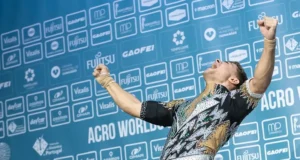 Gonçalo Parreira e Miguel Lopes são campeões do mundo de acrobática Festa portuguesa em Guimarães Imagem: FP Ginástica