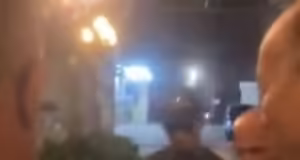 Neres assaltado à porta do hotel em Nápoles David Neres foi assaltado à porta do hotel onde está hospedado em Nápoles DR