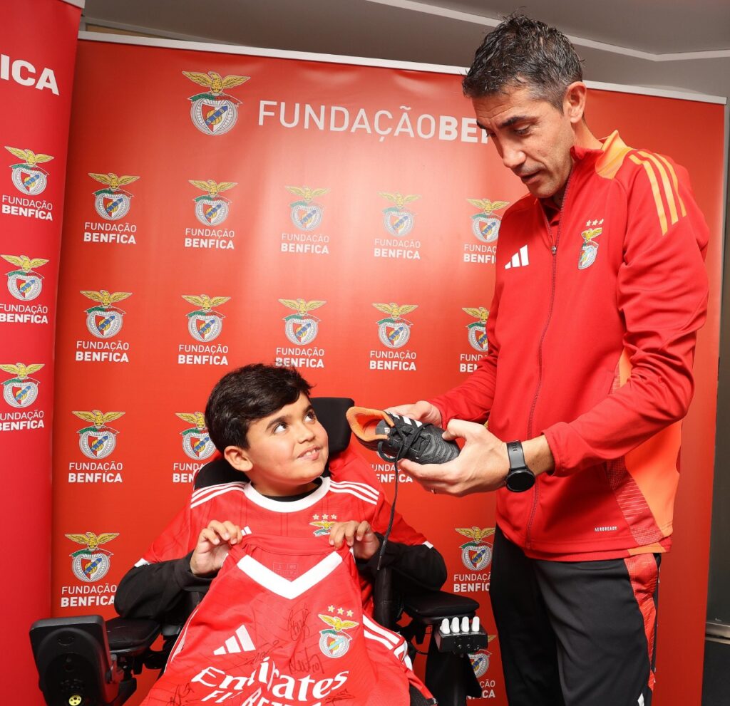 Eduardo e o mister Bruno Lage Imagem: SL Benfica 