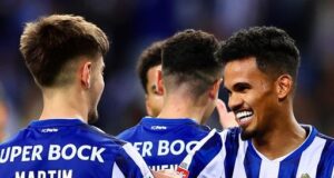 Estoril-Praia goleado no Dragão