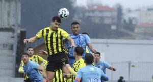 Último quarto de hora destrói aspirações do 1.º Dezembro