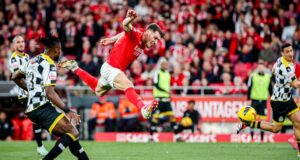 Benfica arruma Boavista e lidera à condição