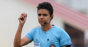 Catarina Campos, a primeira a apitar um jogo profissional masculino