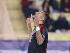 Golo de Pavlidis dá vantagem ao Benfica sobre Mónaco