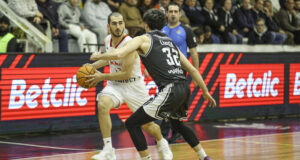 CA Queluz perdeu com o Benfica e está a um passo da despromoção