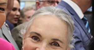 Regina Duarte expõe no Palácio Biester