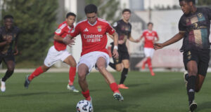 Taça Revelação: E. Amadora goleado pelo Benfica mas com 10 desde o minuto 11