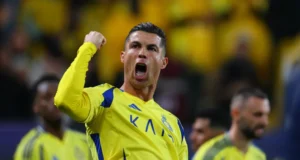 Cristiano Ronaldo renova com Al Nassr até 2027