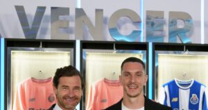 João Costa troca baliza da Reboleira pela do Dragão