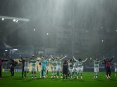 Sporting ganha no Estoril e cola-se ao FC Porto