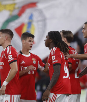 Liga Portugal Betclic: Benfica vence V. Guimarães e continua na “cola” dos rivais