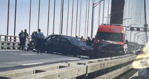 Acidente fecha Ponte 25 de Abril e provoca congestionamento de trânsito