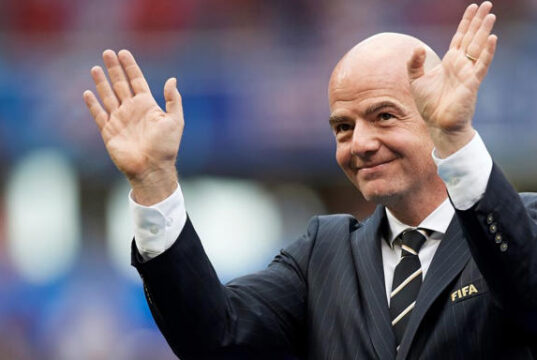 Jogadores que tapem a boca durante o Mundial serão expulsos com vermelho direto