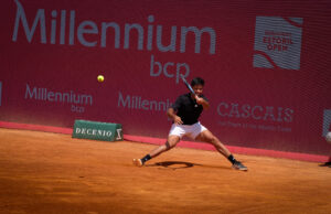 Tiago Torres elimina antigo top 20 e segue para a 2ª Ronda do Millennium Estoril Open