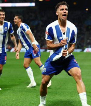 Liga Portugal Betclic: FC Porto derrota Arouca e assume a liderança da classificação