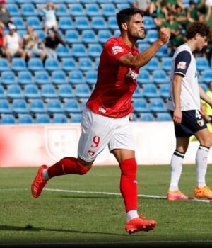 Liga Portugal Betclic: Santa Clara vence Famalicão e sobe para o grupo dos 2ºs