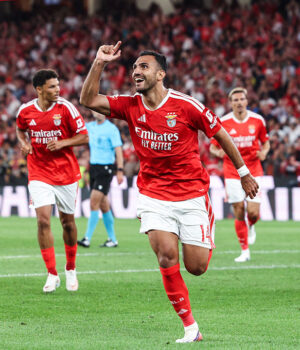 Liga Portugal Betclic: Benfica vence Estoril-Praia na estreia de João Palhinha